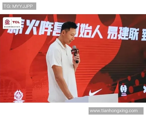 情感瞬间易建联与小球迷的温暖互动揭示沉默背后的故事